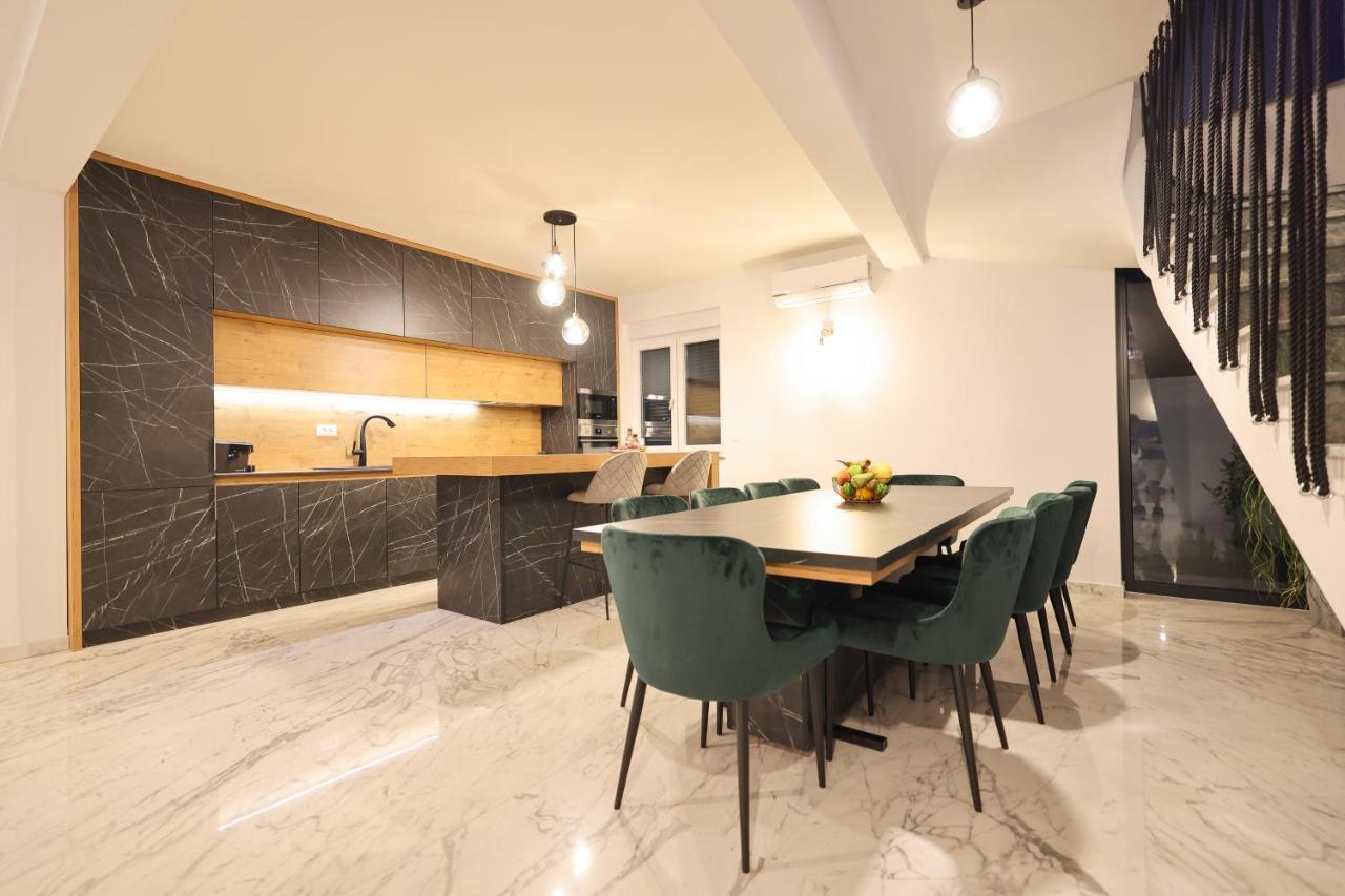 Rhapsody In Green - Luxury Villa In Zadar Crno Экстерьер фото